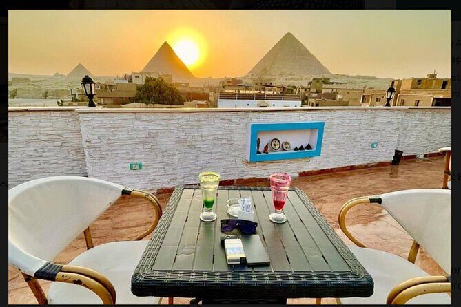 Private Dinner with Sound and Light Show in Nazlet El Samman - Authenticity and Cultural Touches
