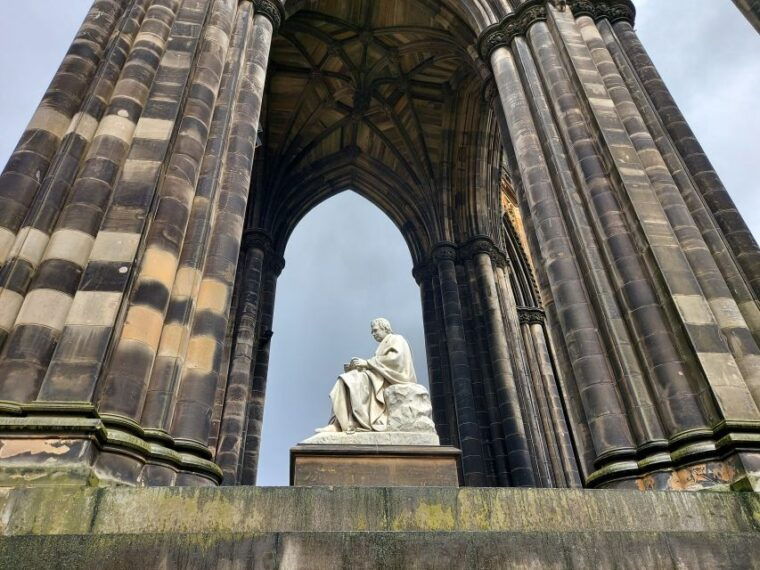 private-discovery-tour-edinburghs-strange-secret-history