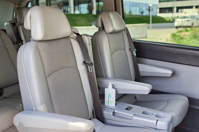 private-door-to-door-transfer-from-krakow-to-prague