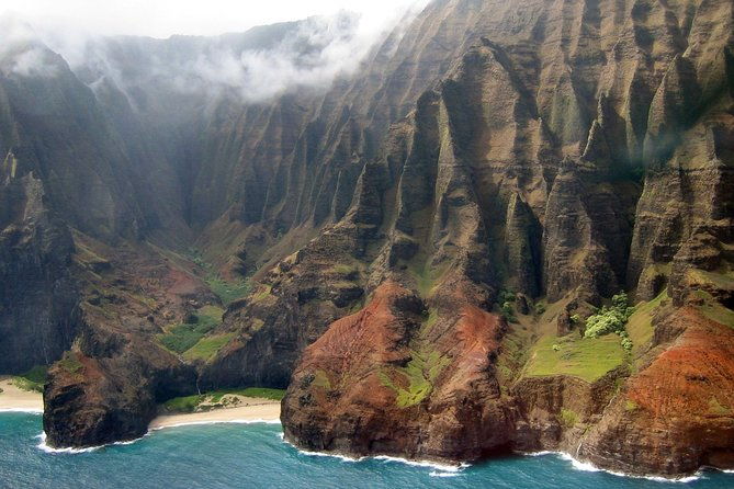 private-doors-off-kauai-helicopter-ultimate-waterfalls-canyons