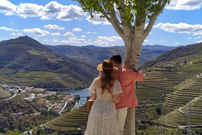private-douro-valley-all-inclusive-tastings-lunch-boat
