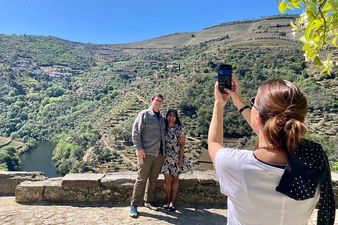 private-douro-valley-all-inclusive-tastings-lunch-boat