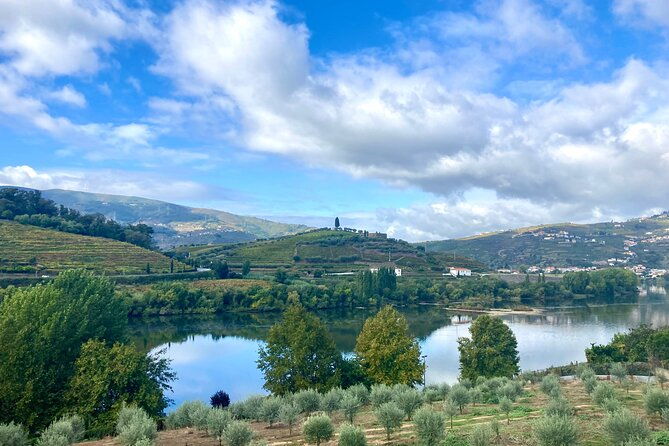 private-douro-valley-all-inclusive-tastings-lunch-boat