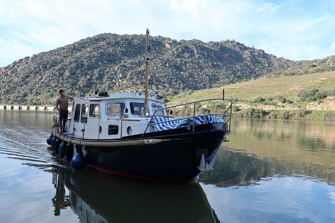 private-douro-valley-tour-with-yacht-wine-tasting-and-lunch