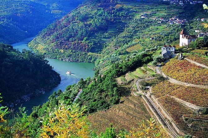 private-douro-valley-wine-tour-2-wine-estates-lunch-and-cruise