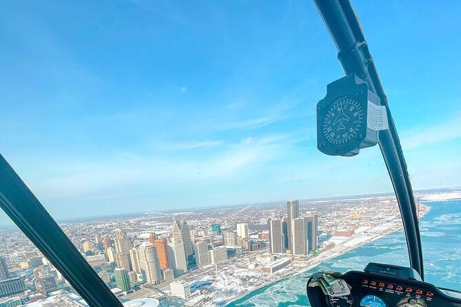private-downtown-detroit-helicopter-ride