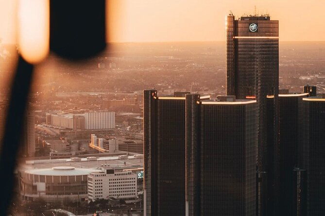 private-downtown-detroit-helicopter-ride