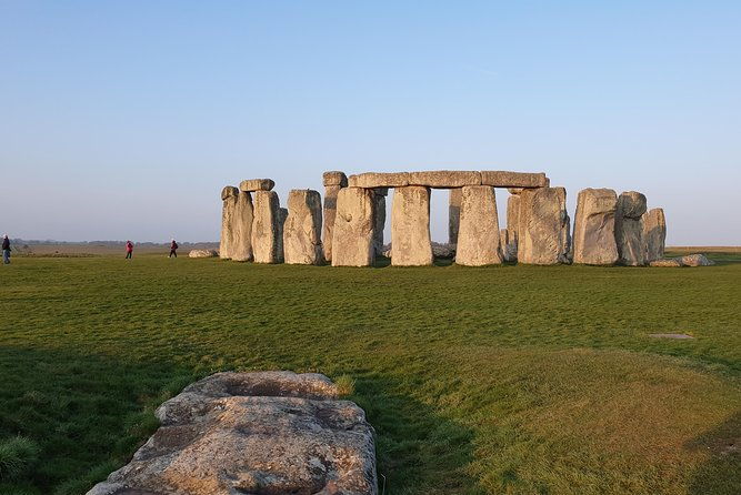 private-driver-guided-tour-stonehenge-2