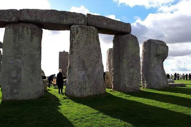 private-driver-guided-tour-stonehenge-2
