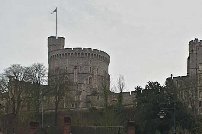 private-driver-guided-tours-windsor-castle-stonehenge-2