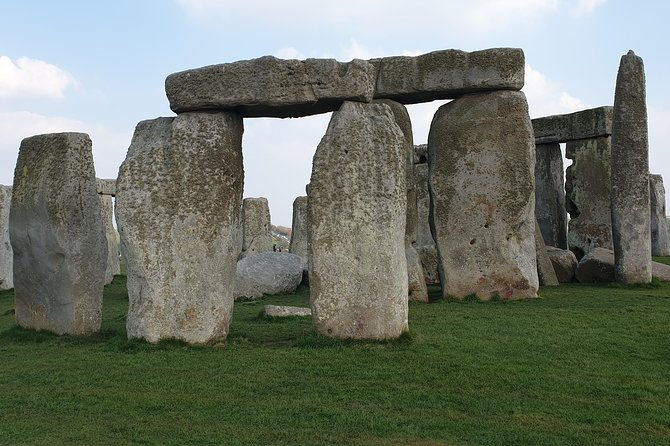 private-driver-guided-tours-windsor-castle-stonehenge-2