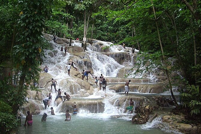 private-dunns-river-falls-and-blue-hole-from-montego-bay-tour