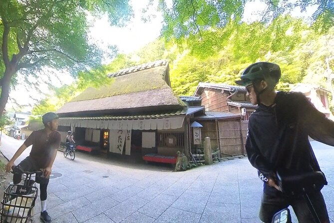 private-e-bike-cycling-tour-in-arashiyama