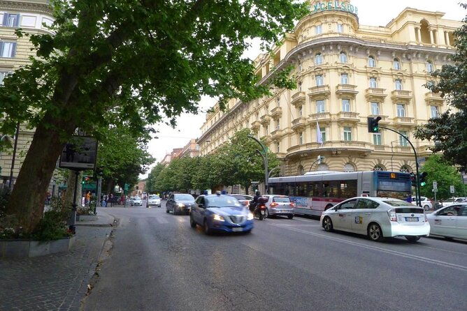 private-e-tour-in-electric-tuk-tuk-in-rome