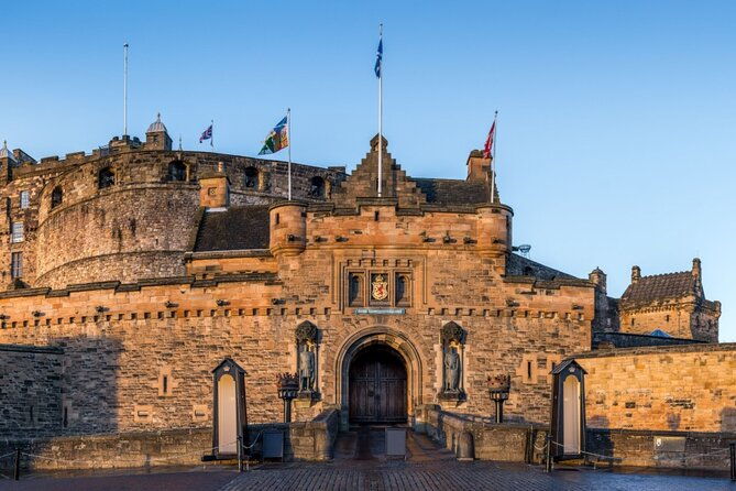 private-edinburgh-castle-walking-tour-with-skip-the-line-access
