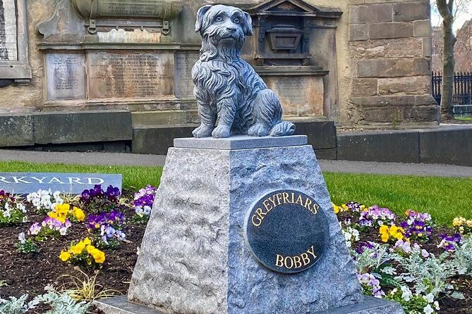 private-edinburgh-city-4-hour-guided-tour-in-a-luxury-levc-txe-2