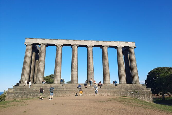 private-edinburgh-full-day-guided-tour-in-a-luxury-levc-txe-2