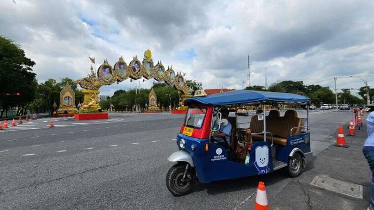 private-electric-tuk-tuk-tour-bangkok-walking-food-tour