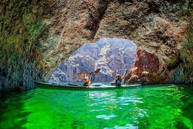 private-emerald-cave-kayak-tour-in-las-vegas