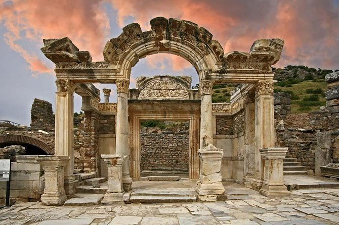 private-ephesus-the-marys-house-tour-for-cruisersskip-theline