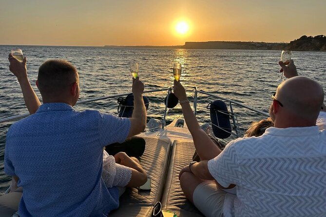 private-evening-charter-with-champagne-drinks-snacks