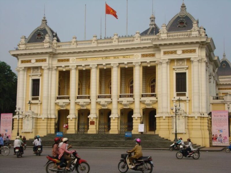 private-evening-cyclo-tour-with-water-puppet-show