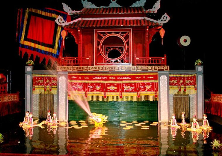 private-evening-cyclo-tour-with-water-puppet-show