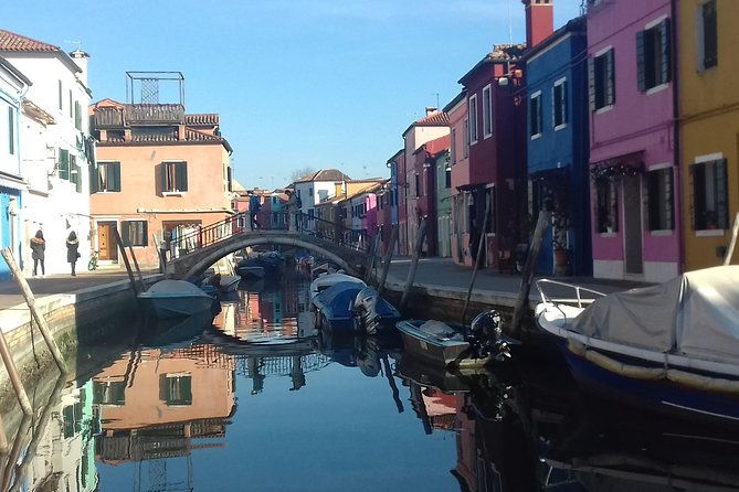 private-excursion-by-typical-venetian-motorboat-to-murano-burano-and-torcello