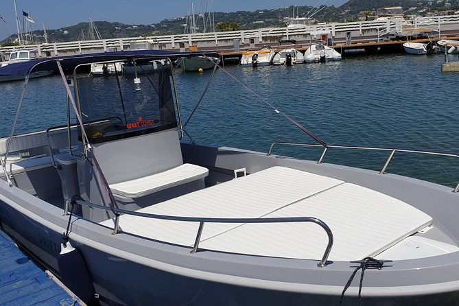 private-excursion-to-the-island-of-ischia-by-conero-6-6m-boat