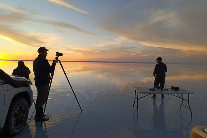 private-experience-biking-in-the-uyuni-salt-flats