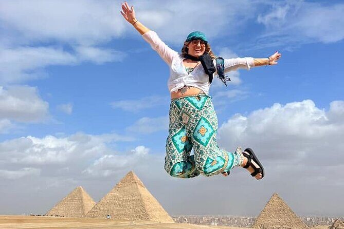 Private Expert tour Giza Pyramids ,Sphinx ,Nile Dinner Cruise & Belly Dancer - Key Points