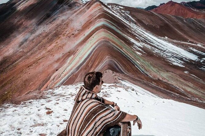 private-exploration-of-the-colored-mountain-on-horseback