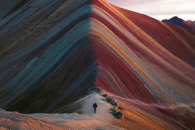 private-exploration-of-the-colored-mountain-on-horseback