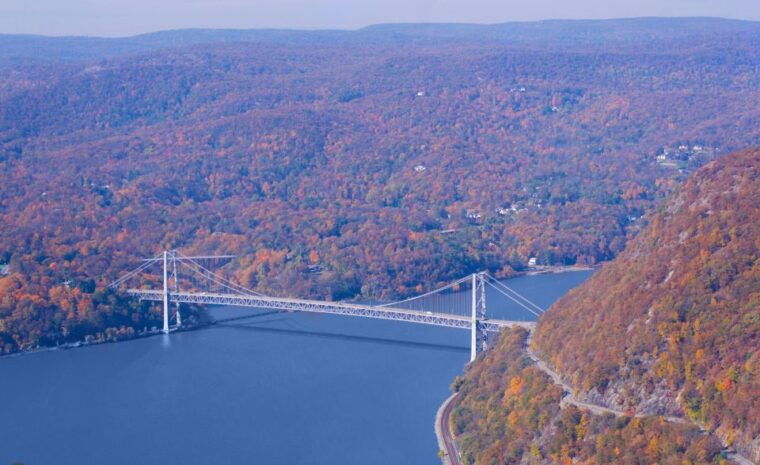 private-fall-foliage-helicopter-tour-of-the-hudson-valley