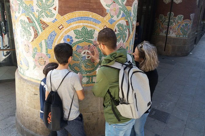 private-family-experience-dragon-tour-in-barcelona-for-kids