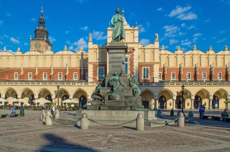Private Family Tour of Krakow Old Town with Cruise Tickets - FAQ