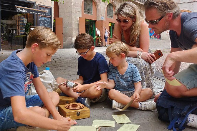 private-family-treasure-hunt-guided-fun-100-offline-xventura-barcelona