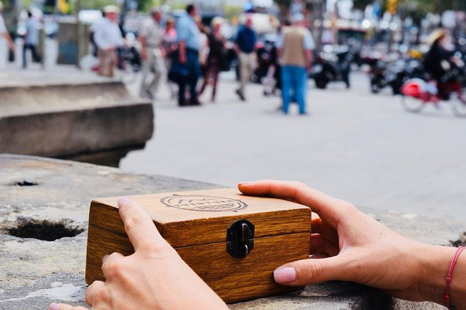 private-family-treasure-hunt-guided-fun-100-offline-xventura-barcelona