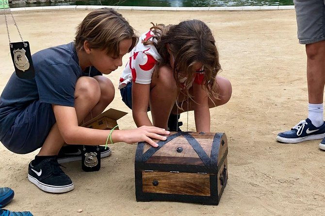 private-family-treasure-hunt-guided-fun-100-offline-xventura-barcelona