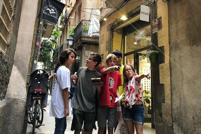 private-family-treasure-hunt-guided-fun-100-offline-xventura-barcelona