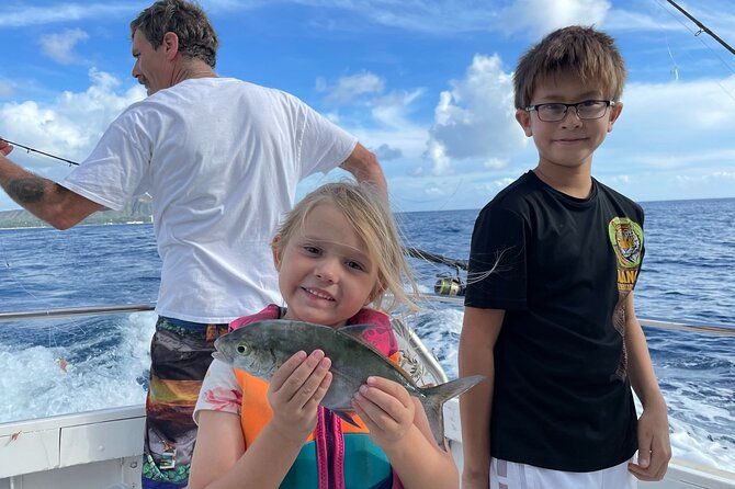 private-fishing-charter-for-family-and-friends-in-honolulu