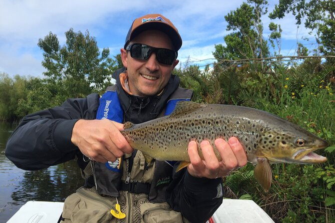 private-fishing-tour-in-maullin-river-petrohue-rahue