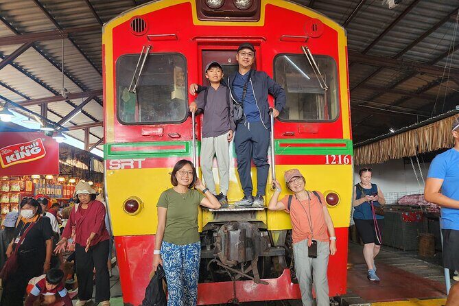 Private Floating Market and Maeklong Railway Tour from Bangkok - Key Points