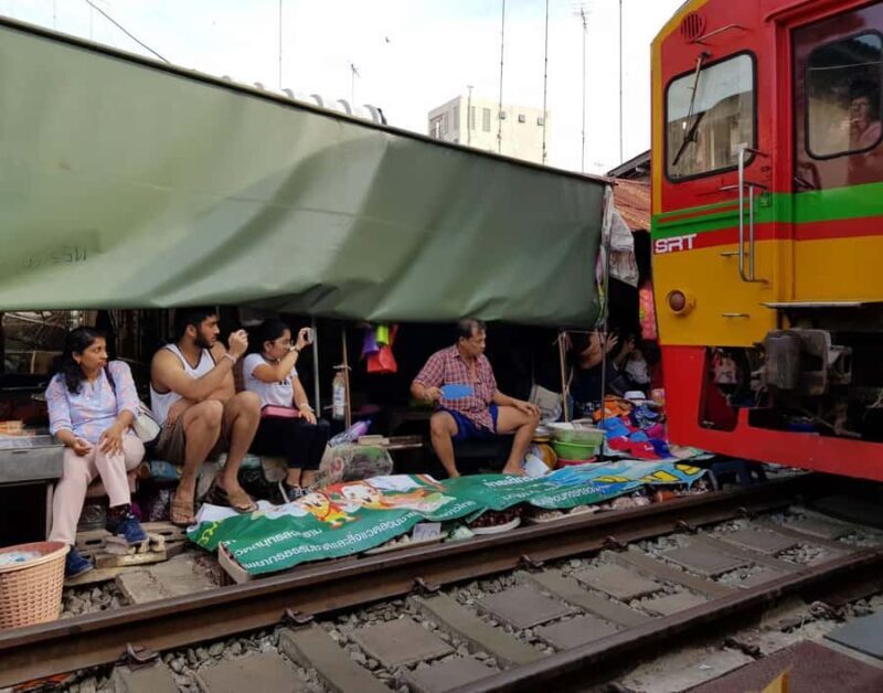 Private Floating & Train Market + DRAGON Temple + Thai Cafe - Who Will Love This Tour?