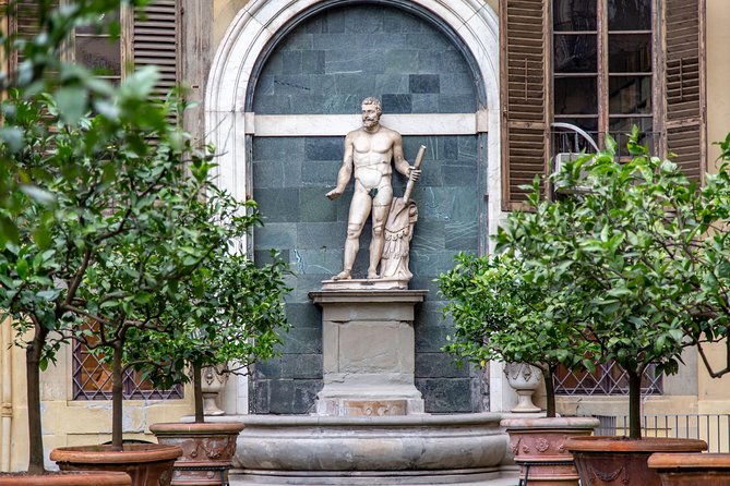 private-florence-highlights-tour-from-duomo-to-old-bridge-signoria-santa-croce