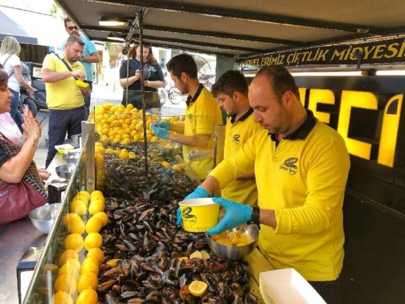 private-food-tour-in-local-food-markets-in-asian-side-by-van