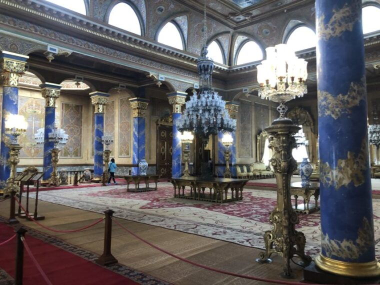 private-food-tour-in-local-food-markets-in-asian-side-by-van