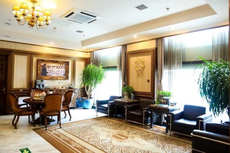 Private Forbidden City Walk and Luxury Dental Spa - Who Is This Tour Best Suited For?