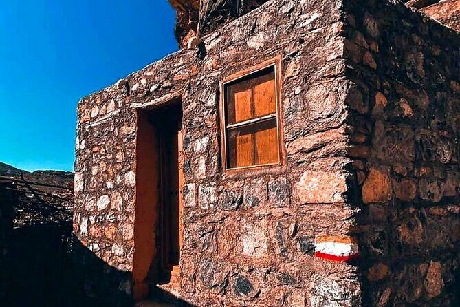 Private Full Day Birkat Al Mouz and Al Suwara Village Tour - Additional Considerations