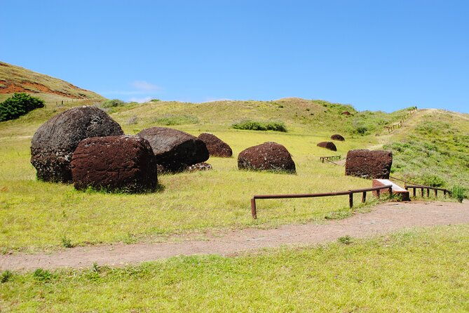 private-full-day-easter-island-highlights-north-and-west